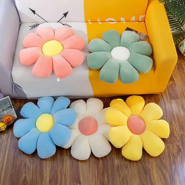 Blossom-shaped cushion