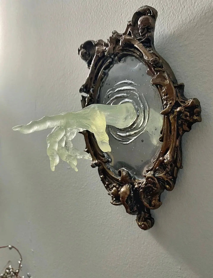 Spirit in the Mirror – Shining 3D wall decoration made of resin