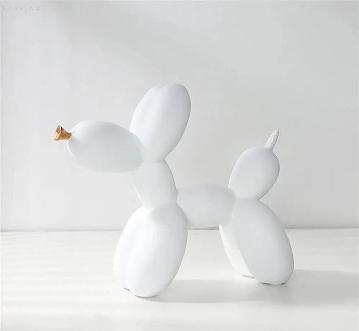 Balloon ornament with golden beak