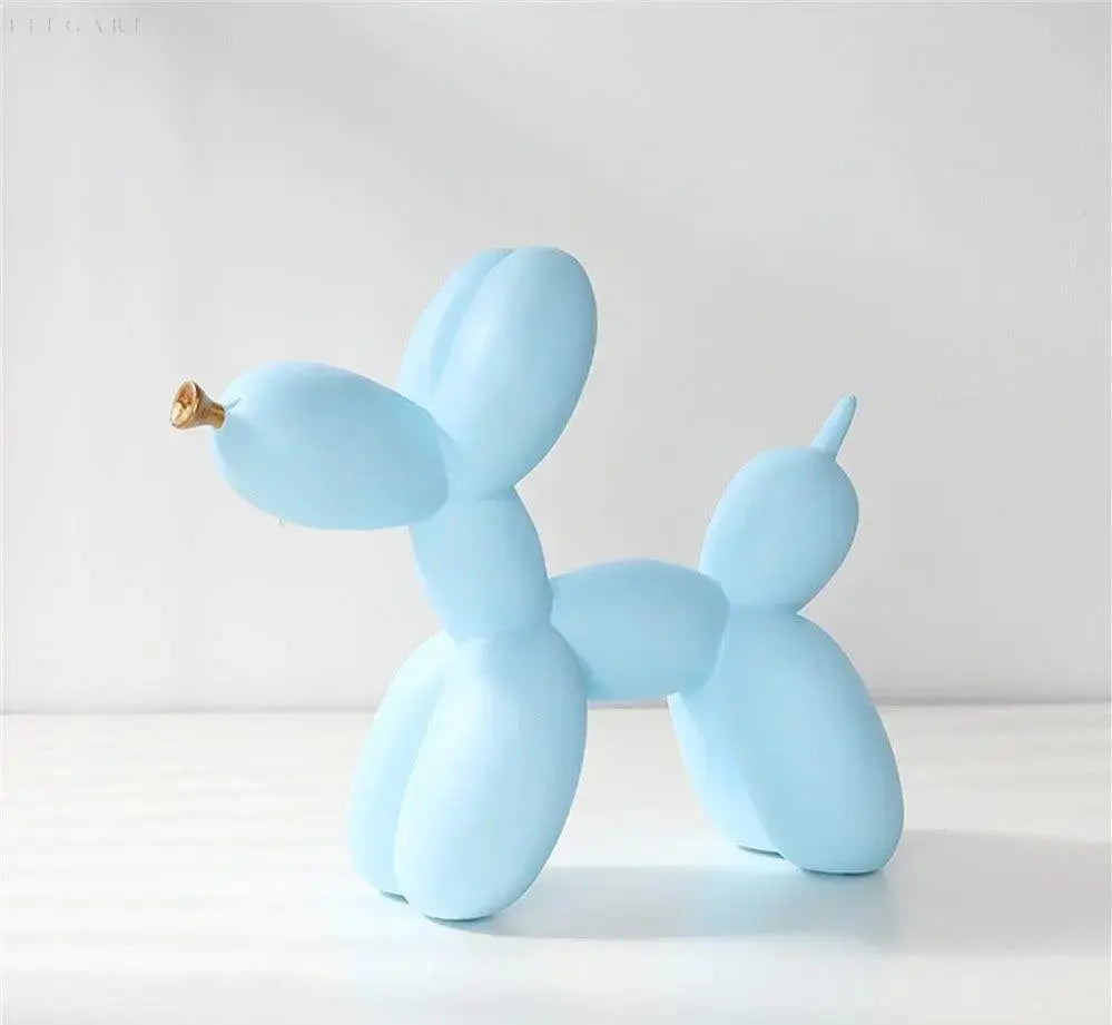 Balloon ornament with golden beak