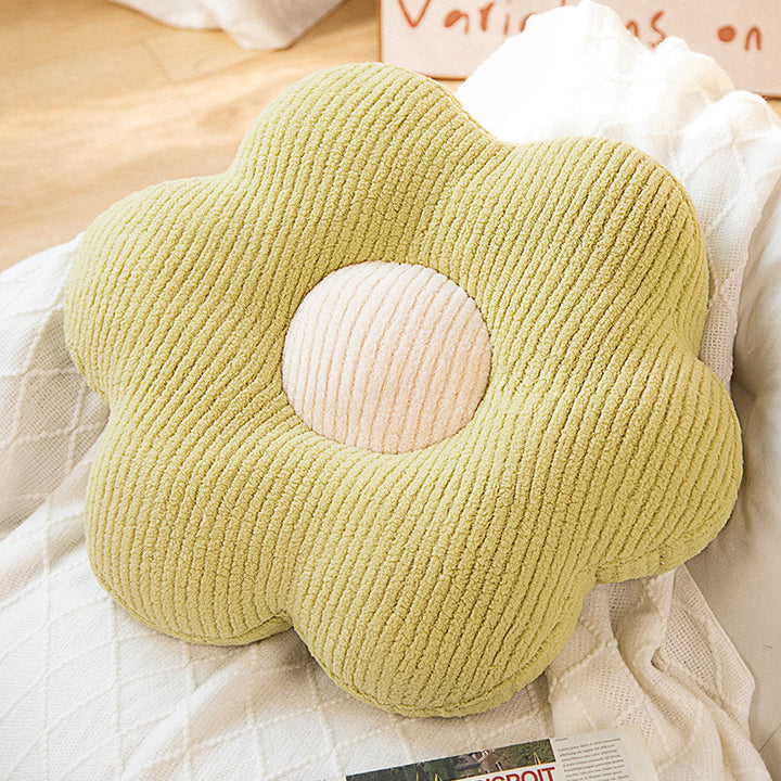 Flower-shaped cuddly pillow