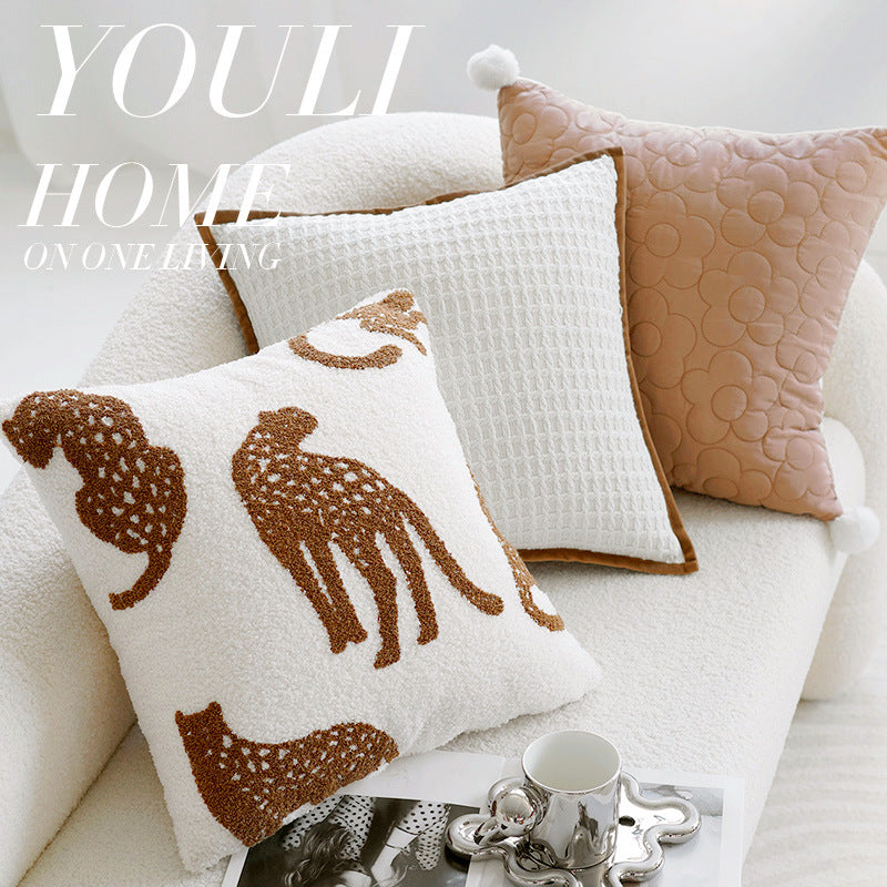 Structured Pillowcase with Elegant Edge