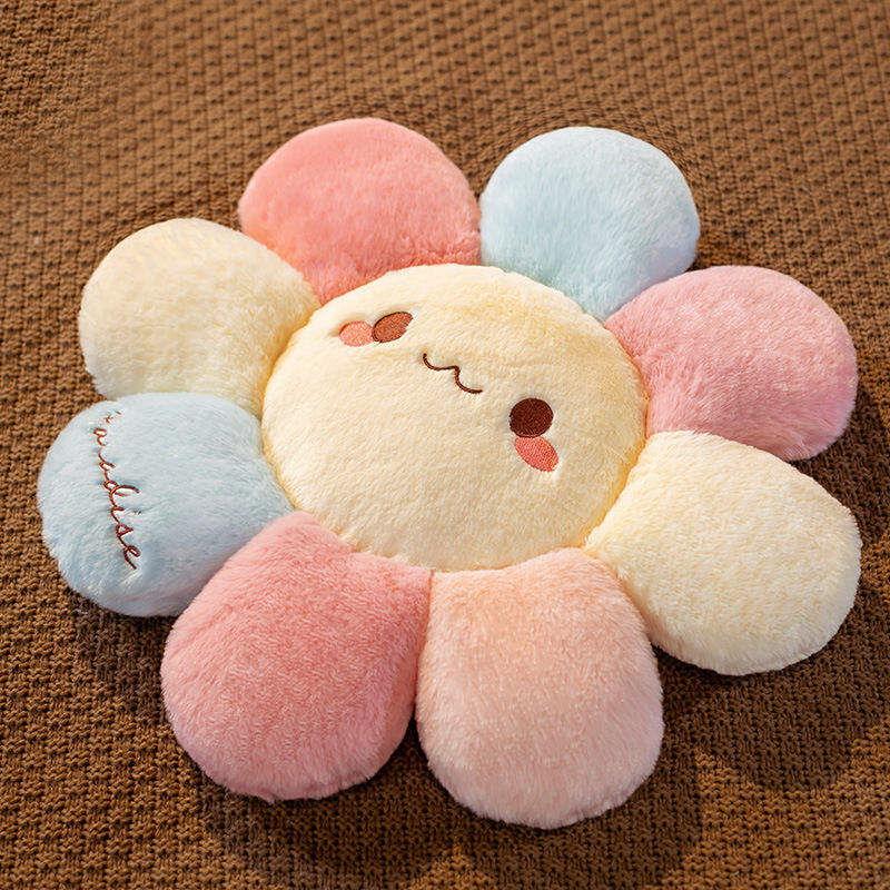 Plush cushion in flower shape