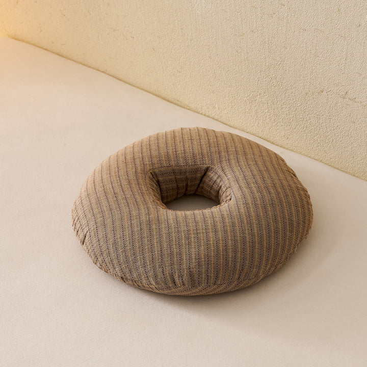 Comfortable donut pillow with ergonomic design