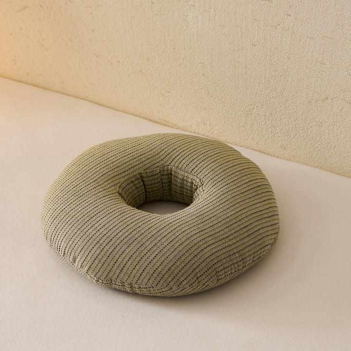 Comfortable donut pillow with ergonomic design