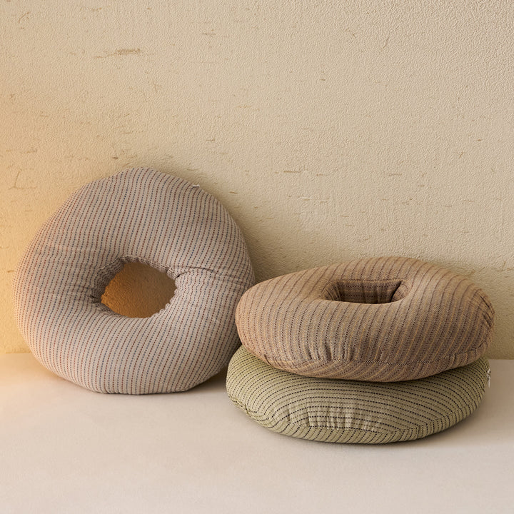 Comfortable donut pillow with ergonomic design