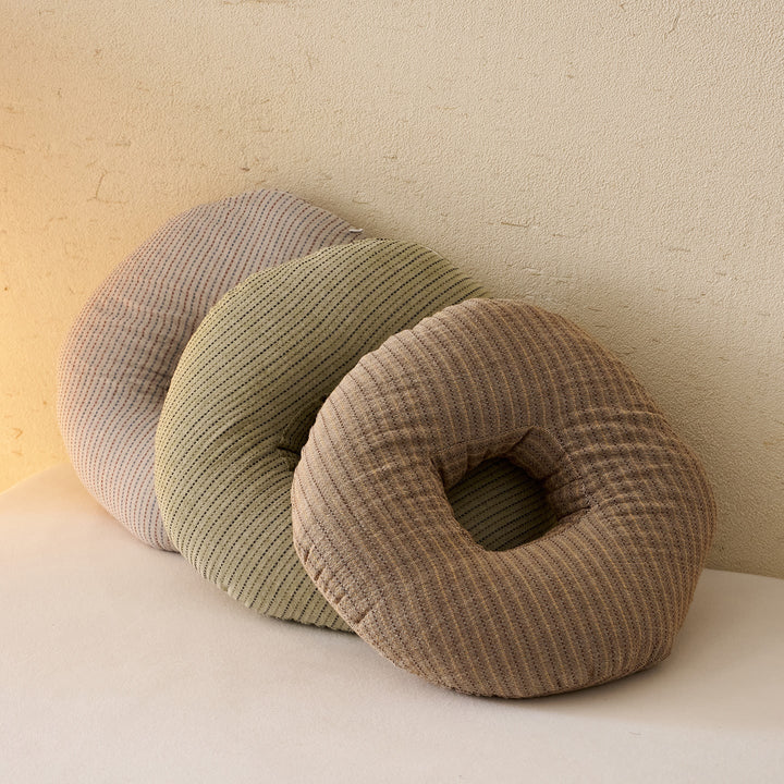 Comfortable donut pillow with ergonomic design
