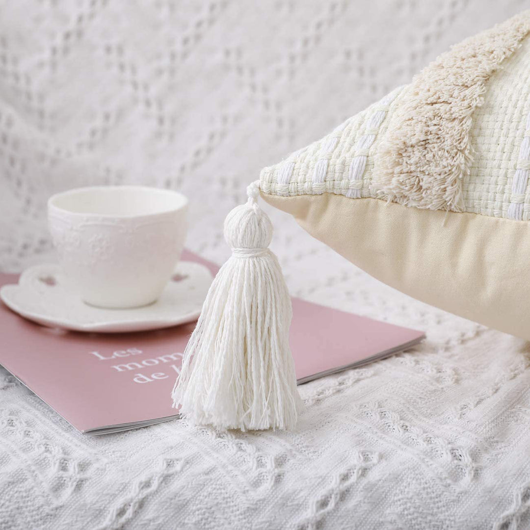 Structured Pillowcase with Tassels