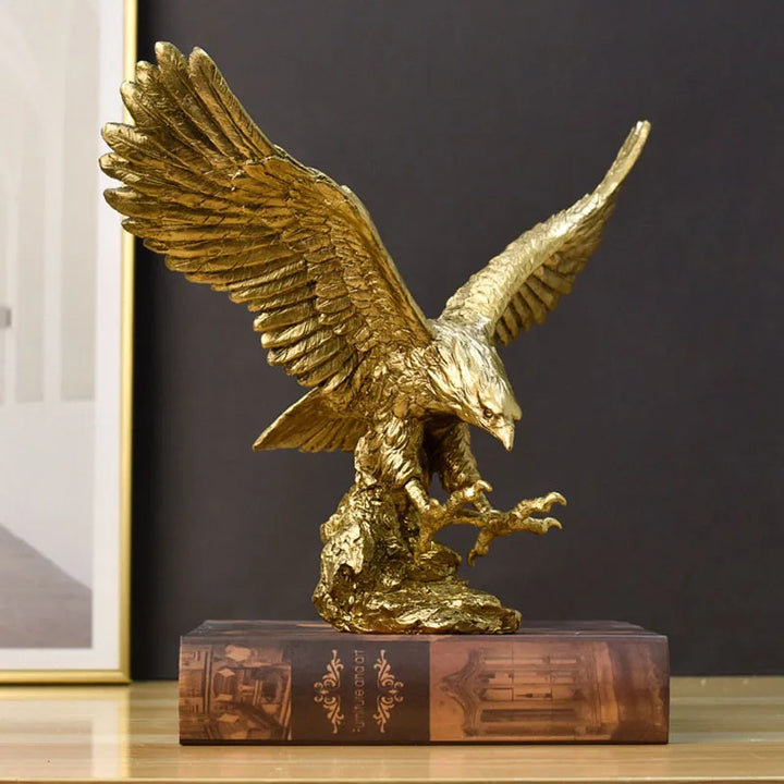 Resin Golden Eagle Statue Art Animal Model Collection Ornament Home Office Desk Feng Shui Decor Figures simple