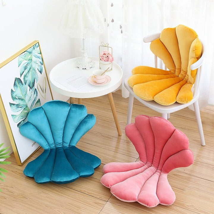 Chic Velvet Shell Cushion - Luxurious and Stylish Cushion for Living Room, Bedroom