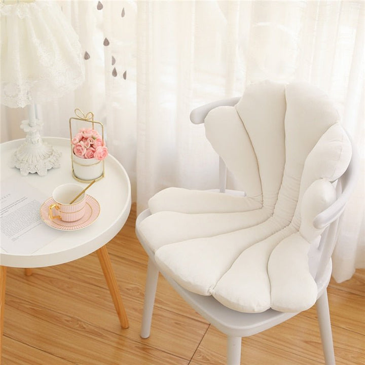 Chic Velvet Shell Cushion - Luxurious and Stylish Cushion for Living Room, Bedroom